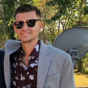 Meet your Posher, Logan